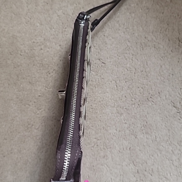 ❤️Coach Wristlet Signature Canvas Brown Tan🔥 - Picture 5 of 11